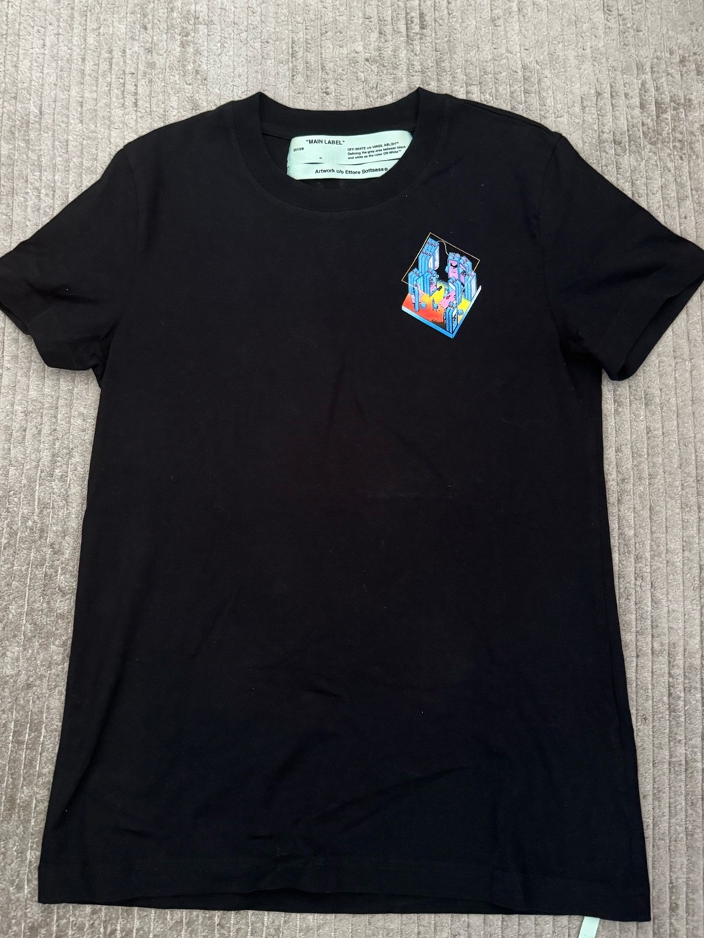 Off white graphic t shirt size xs